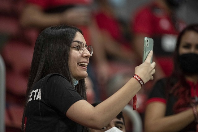 更是对其影 更是对其影